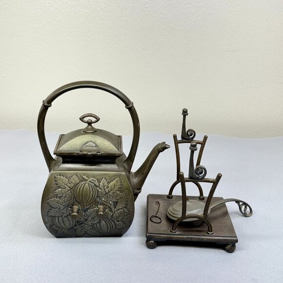 1961 Vintage Teapot Meriden B. Company Arts and Crafts With Warmer Stand Decor - Picture 5 of 16